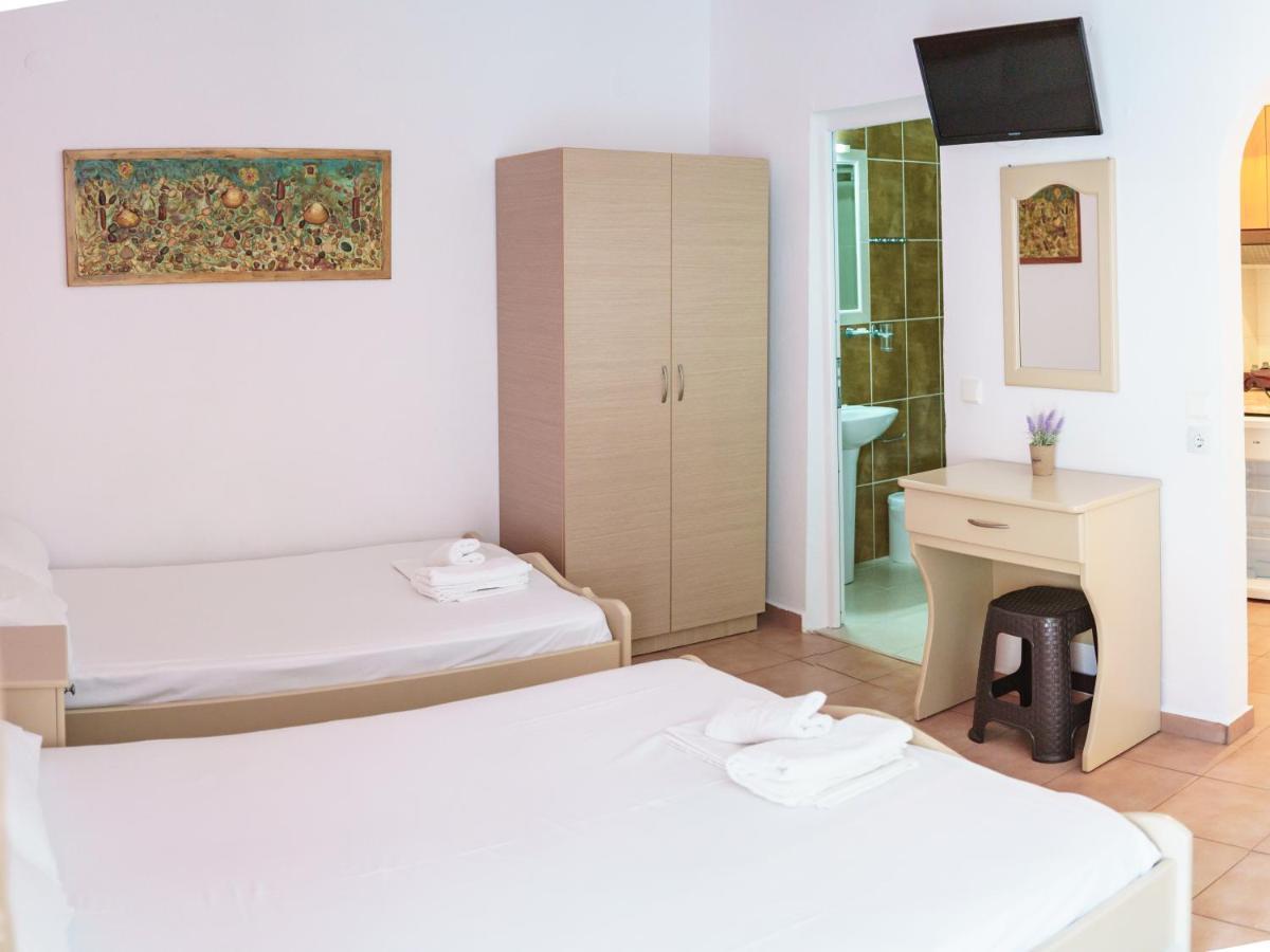 Achilleas Apartments Paralia Skotinis Exterior photo