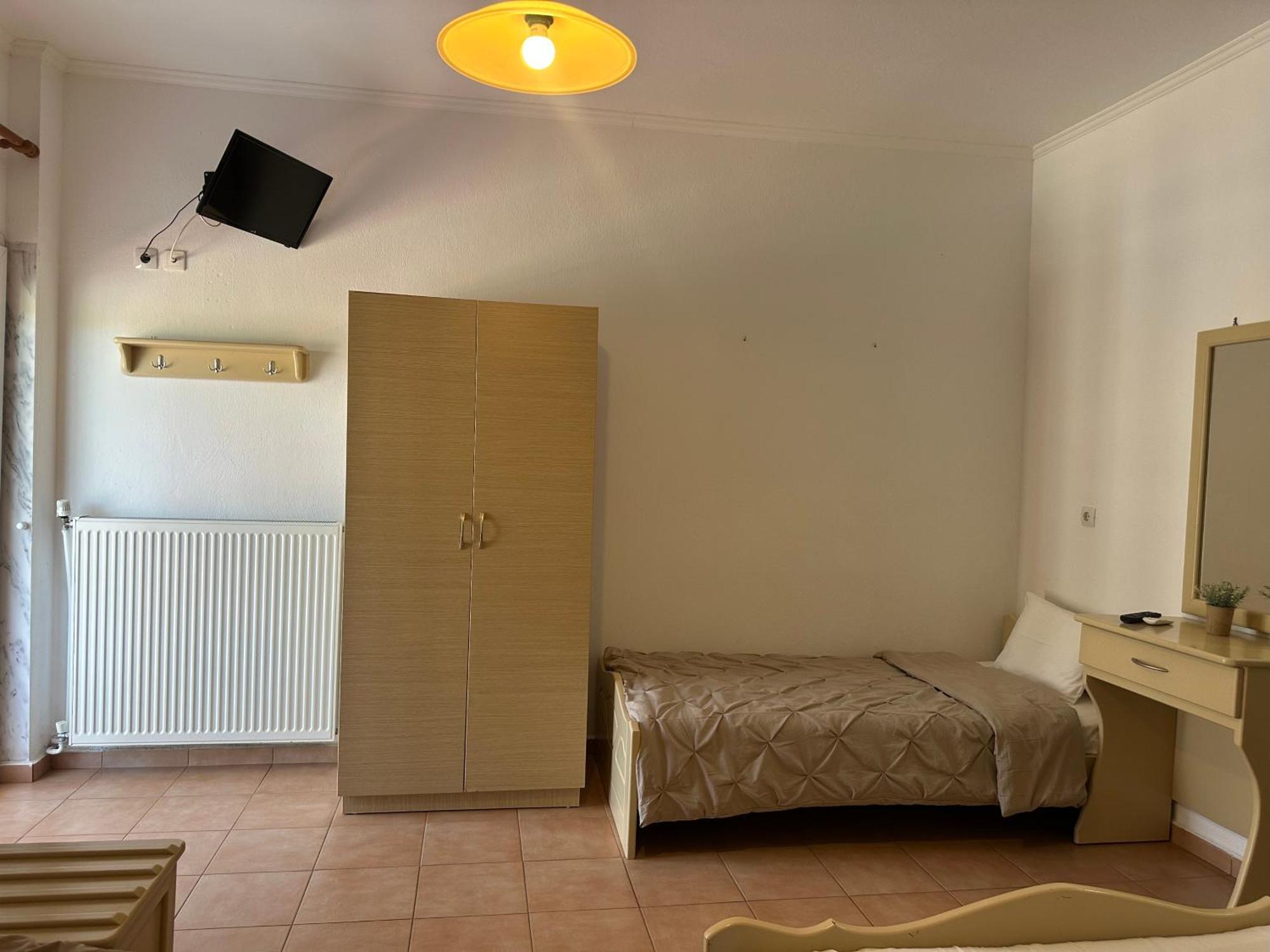 Achilleas Apartments Paralia Skotinis Exterior photo